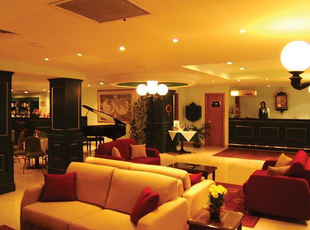 The Crown Hotel Bugibba Exterior photo