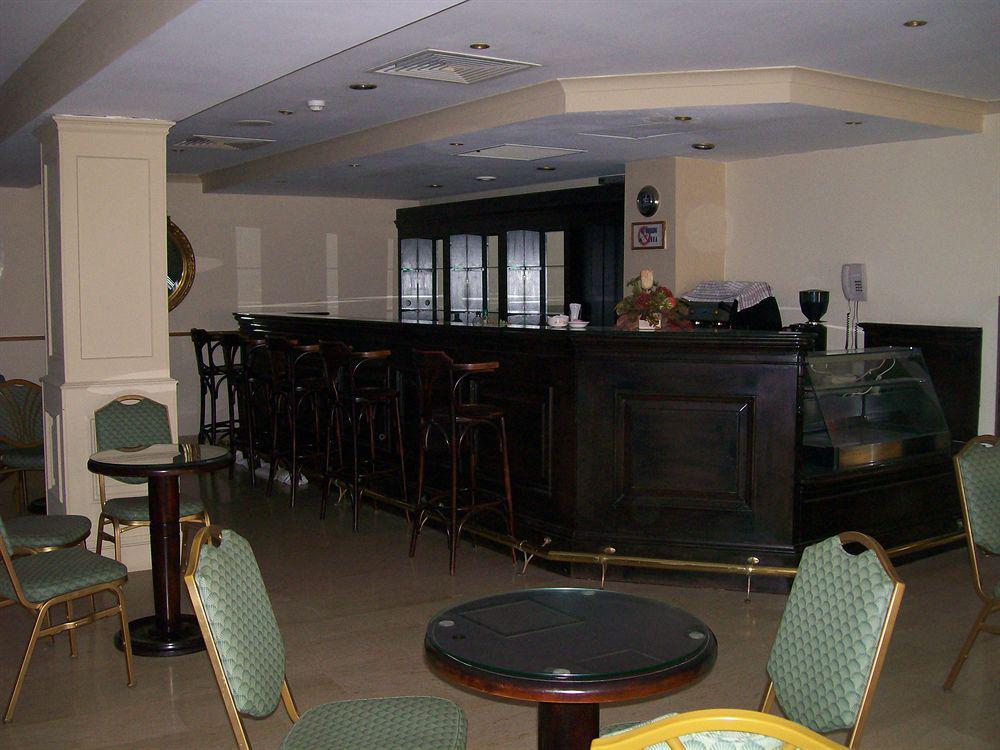 The Crown Hotel Bugibba Exterior photo